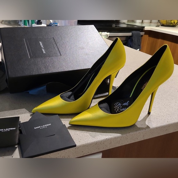 Saint Laurent Pointed Toe Slip-On Pumps - Picture 5 of 6